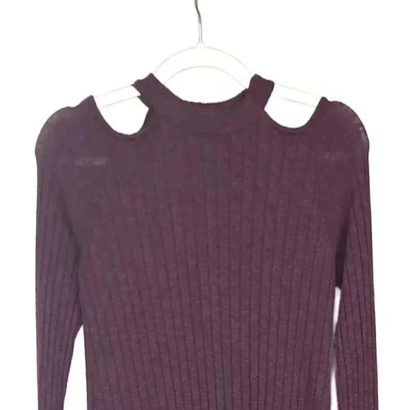 Micheal Stars Burgundy & Black Ribbed Knit Long Sleeve Cold Shoulder Shift Dress - Picture 2 of 5